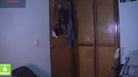 Snapshot of kathc_19 chatting on 11/07/25, 01:49 Katerine online show from 11/07/25, 01:49