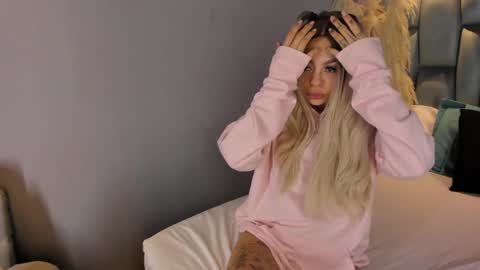 KatheGomez  online show from 12/24/24, 08:38