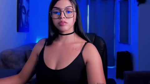 Snapshot of katherin_mons chatting on 01/07/25, 09:03 KATHERIN MONS online show from 01/07/25, 09:03