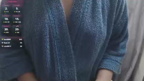 Snapshot of katherine_00 chatting on 06/11/26, 12:32 karol online show from 06/11/26, 12:32