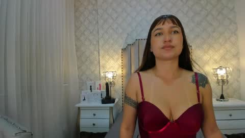Snapshot of katherine_glow chatting on 05/03/26, 11:27 KATHE online show from 05/03/26, 11:27