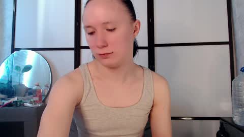 Snapshot of katherine_johnson chatting on 04/15/26, 05:14 katherine_johnson online show from 04/15/26, 05:14