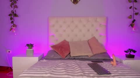 Snapshot of katherinee_scott chatting on 03/11/26, 07:53 your kathe online show from 03/11/26, 07:53