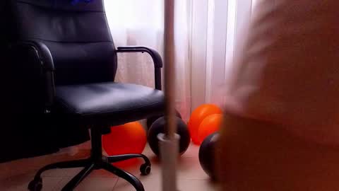 Snapshot of katherinepeti chatting on 10/31/25, 04:08 KT new account online show from 10/31/25, 04:08