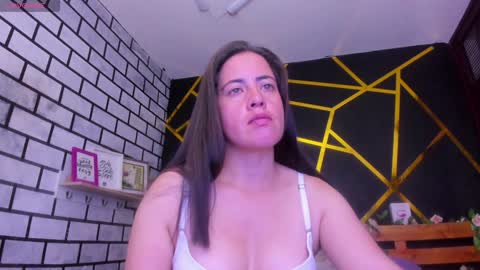 Paola online show from 12/12/24, 01:49