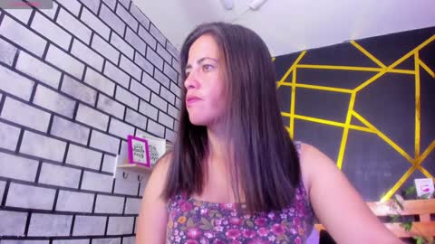 Paola online show from 12/30/24, 03:57