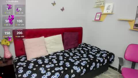 Snapshot of kathina_giraldo chatting on 10/08/25, 01:20 Paola online show from 10/08/25, 01:20