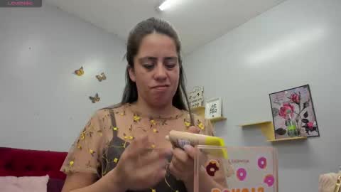 Snapshot of kathina_giraldo chatting on 10/15/25, 12:49 Paola online show from 10/15/25, 12:49