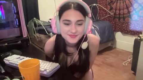 Snapshot of kathiscute chatting on 10/11/25, 11:36 Kathryn online show from 10/11/25, 11:36