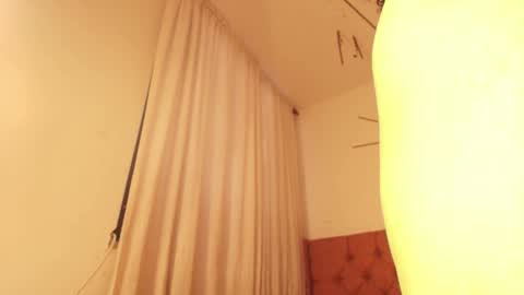 Snapshot of kathleen_brown chatting on 12/18/25, 08:04 Katherine online show from 12/18/25, 08:04