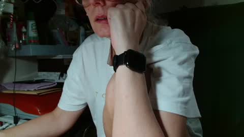 Snapshot of kathleenedwards chatting on 07/03/26, 12:11 Kathleen online show from 07/03/26, 12:11