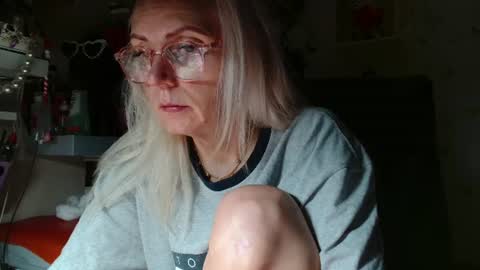 Snapshot of kathleenedwards chatting on 07/14/26, 01:08 Kathleen online show from 07/14/26, 01:08