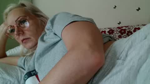 Snapshot of kathleenedwards chatting on 07/14/26, 11:38 Kathleen online show from 07/14/26, 11:38