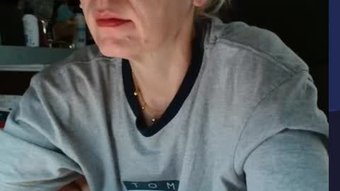 Snapshot of kathleenedwards chatting on 07/16/26, 10:43 Kathleen online show from 07/16/26, 10:43