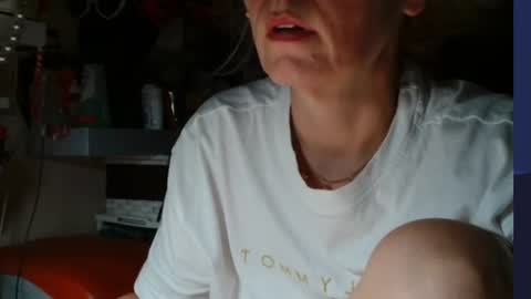 Snapshot of kathleenedwards chatting on 07/18/26, 08:34 Kathleen online show from 07/18/26, 08:34