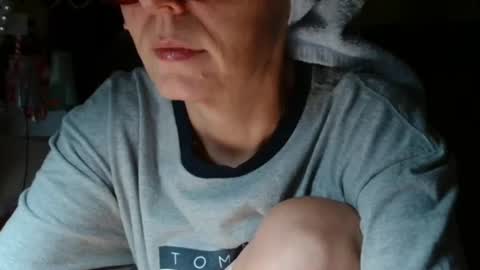Snapshot of kathleenedwards chatting on 07/25/26, 02:31 Kathleen online show from 07/25/26, 02:31