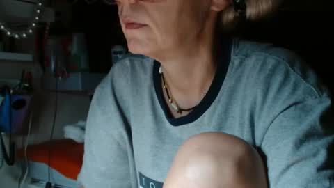 Snapshot of kathleenedwards chatting on 07/26/26, 10:38 Kathleen online show from 07/26/26, 10:38