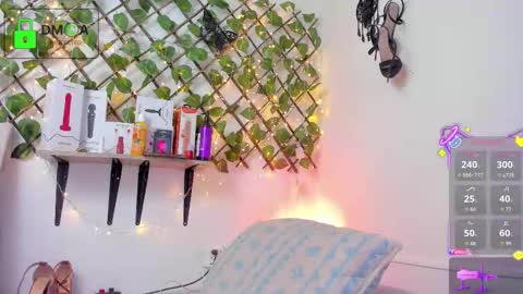 Snapshot of kathryn0 chatting on 11/26/25, 02:40 Kay online show from 11/26/25, 02:40