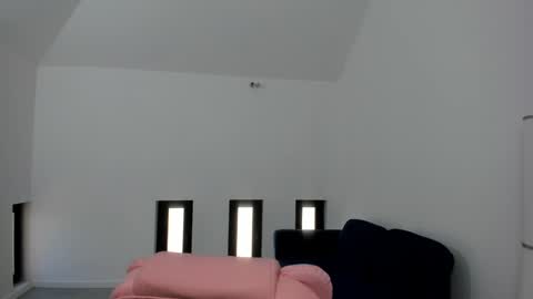     online show from 03/05/25, 08:32