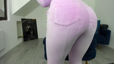      online show from 09/27/25, 03:33