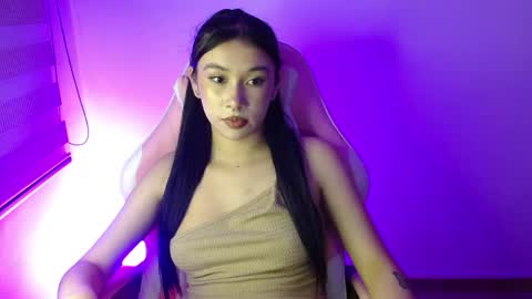 Snapshot of kathy_de chatting on 04/08/26, 01:38 kathy de online show from 04/08/26, 01:38