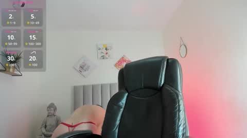 Snapshot of katia_gh chatting on 10/22/25, 11:32 Katia  online show from 10/22/25, 11:32