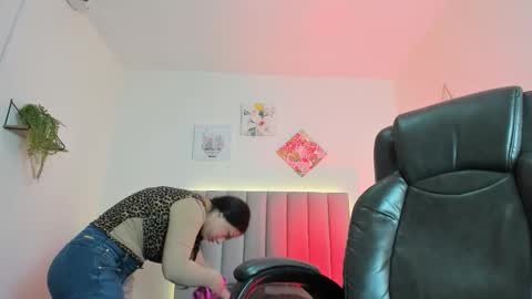 Snapshot of katia_gh chatting on 11/27/25, 11:34 Katia online show from 11/27/25, 11:34