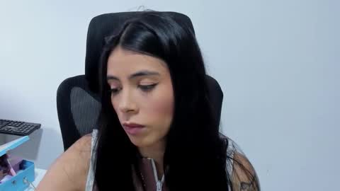 Snapshot of katia_sex25 chatting on 03/26/26, 04:45 Katia online show from 03/26/26, 04:45