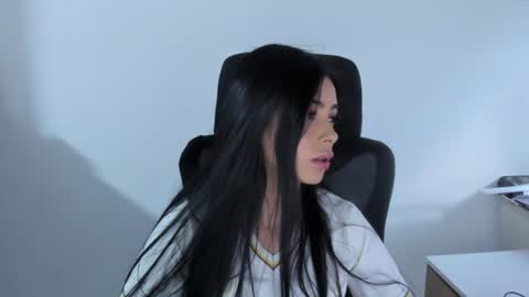 Katia  online show from 06/17/26, 04:30