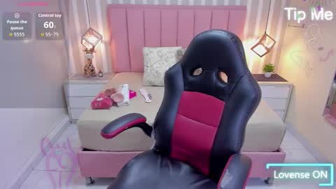 KATIA online show from 10/15/25, 12:05