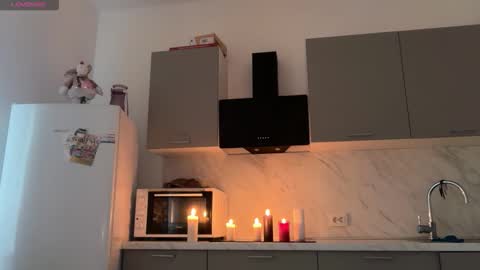 Katienext stream  online show from 10/16/25, 10:38