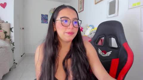 katie_bell_ online show from 09/12/25, 02:22