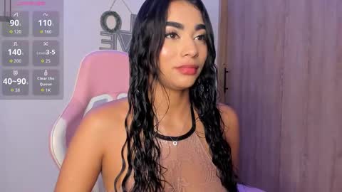 Snapshot of katie_boss2 chatting on 10/25/25, 02:30 Katie online show from 10/25/25, 02:30