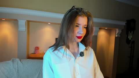 Snapshot of katiecarti chatting on 05/02/26, 08:08 Katrina online show from 05/02/26, 08:08