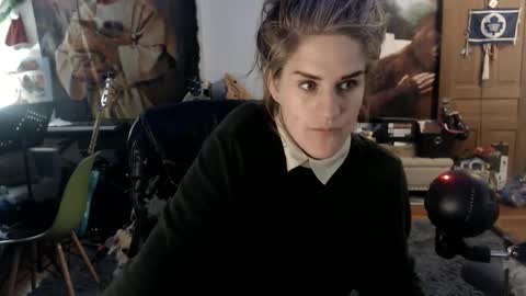 Katie online show from 09/25/25, 04:16