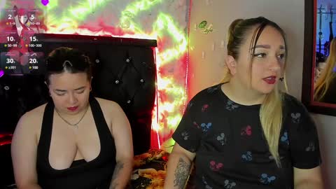 Snapshot of katieeandsharon chatting on 12/10/24, 03:22 SHARON  KATIEE online show from 12/10/24, 03:22