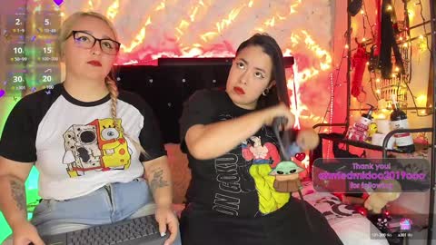 Snapshot of katieeandsharon chatting on 01/16/25, 08:36 SHARON  KATIEE online show from 01/16/25, 08:36