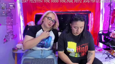 Snapshot of katieeandsharon chatting on 01/18/25, 09:13 SHARON  KATIEE online show from 01/18/25, 09:13