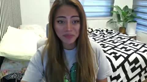 Snapshot of katiefrox_ chatting on 03/03/25, 07:54 katiefrox online show from 03/03/25, 07:54
