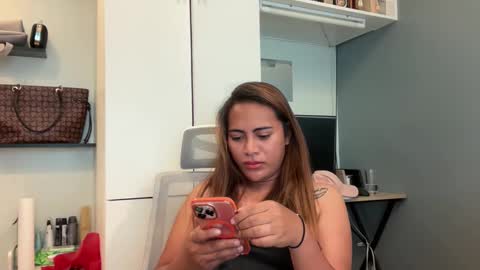 Snapshot of katiefrox_ chatting on 10/16/25, 01:28 katiefrox online show from 10/16/25, 01:28