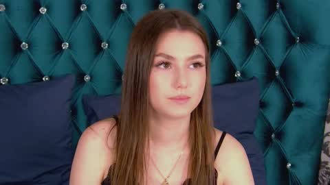 katiereeves online show from 10/13/25, 01:11