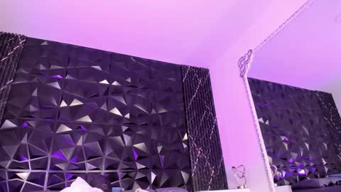 Katie online show from 10/30/25, 04:58