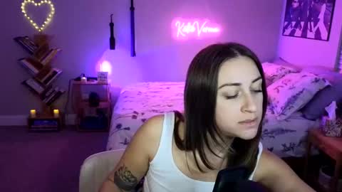 Snapshot of katieverona chatting on 12/29/24, 02:49 Katie Verona online show from 12/29/24, 02:49