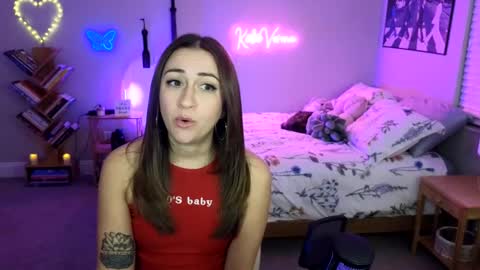 Snapshot of katieverona chatting on 01/11/25, 02:52 Katie Verona online show from 01/11/25, 02:52