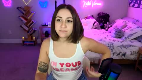 Snapshot of katieverona chatting on 02/17/25, 12:54 Katie Verona online show from 02/17/25, 12:54