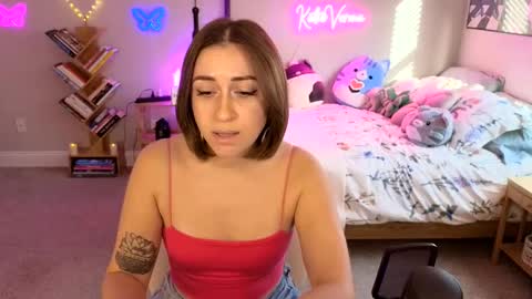 Snapshot of katieverona chatting on 03/02/25, 10:16 Katie Verona online show from 03/02/25, 10:16