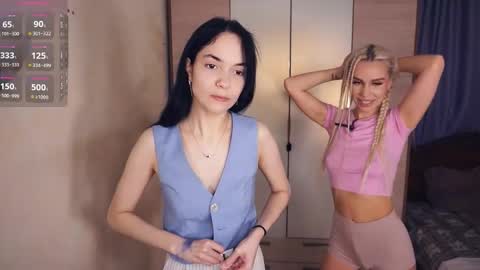 Snapshot of katievillard chatting on 12/14/25, 07:36 Crystal really Kristel online show from 12/14/25, 07:36