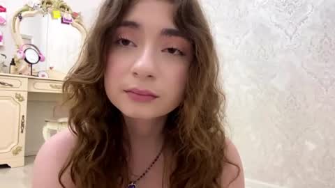 Snapshot of katinaflatau chatting on 07/11/26, 05:37 Rosie online show from 07/11/26, 05:37