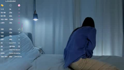 Snapshot of katinatonge chatting on 11/24/25, 08:36 Scarlett online show from 11/24/25, 08:36