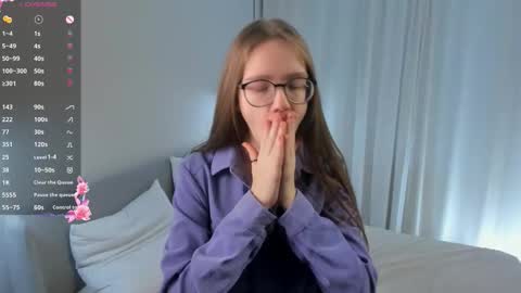 Snapshot of katinatonge chatting on 12/04/25, 08:34 Scarlett online show from 12/04/25, 08:34